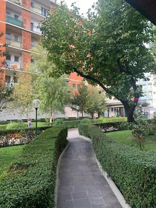 Cozy 1-Room Studio In Giambellino Milan Italy